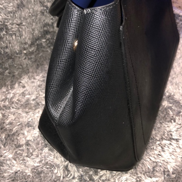Kelly & Katie black exterior blue interior tote - Picture 9 of 9